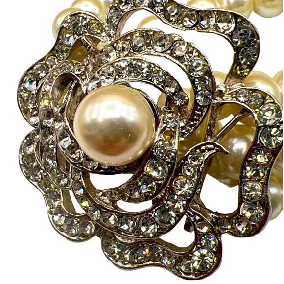 Vintage-Inspired Faux Pearl & Rhinestone Flower Bracelet B1 - Picture 7 of 7